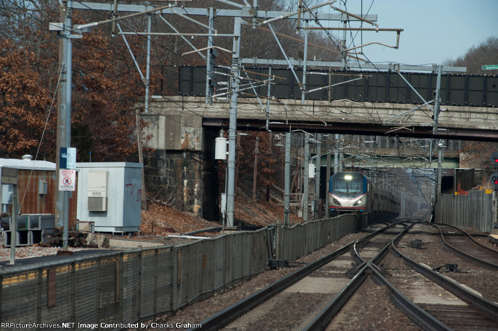 AMTK 648 entering the station